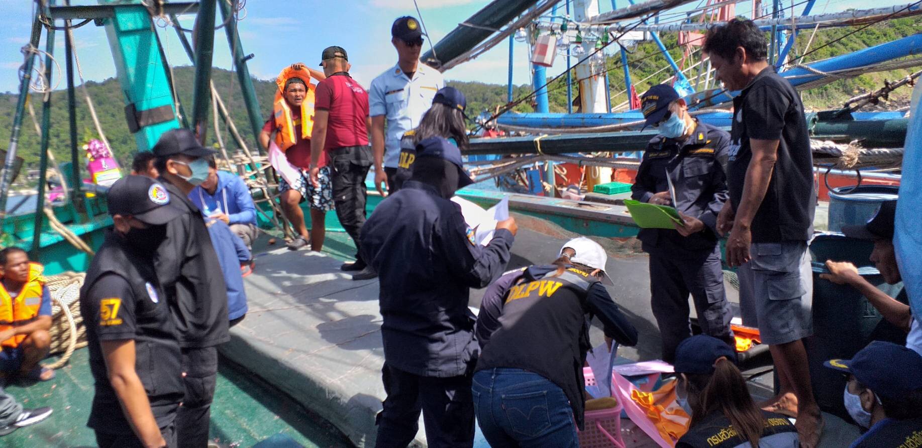 เรือตรวจฯ 701 ออกปฏิบัติงานบูรณาการตรวจร่วมเรือประมงเพื่อจัดการปัญหาแรงงานต่างด้าวและการค้ามนุษย์ด้านการประมง..คลิก