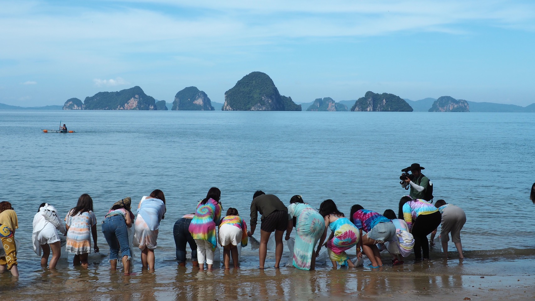 กิจกรรมปล่อยพันธุ์ปูม้า..คลิก