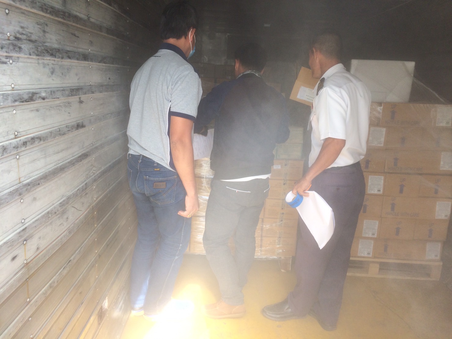 ตรวจสอบสินค้าประมง ส่งออกไปยัง สปป.ลาว..คลิก