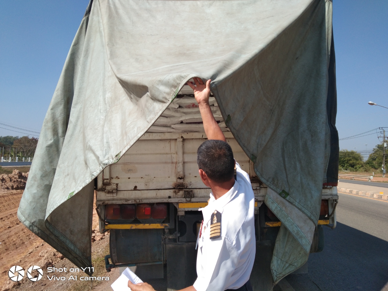 ตรวจสอบสินค้าประมง ส่งออกไปยัง สปป.ลาว..คลิก