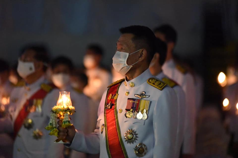ร่วมพิธีจุดเทียนเพื่อสดุดีพระเกียรติคุณและน้อมรำลึกในพระมหากรุณาธิคุณของพระบาทสมเด็จพระบรมชนกาธิเบศร มหาภูมิพลอดุลยเดชมหาราช บรมนาถบพิตร..คลิก