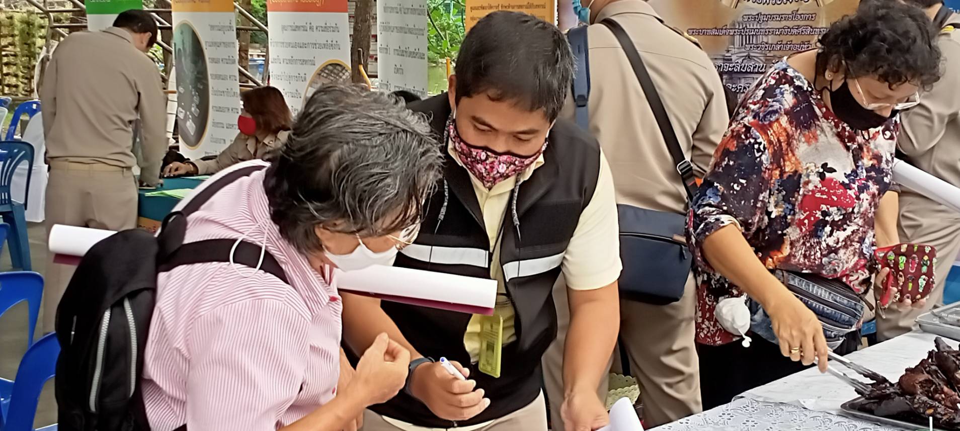สำนักงานประมงพื้นที่กรุงเทพมหานครร่วมจัดงาน คลินิกเกษตรเคลื่อนที่ ณ โรงเรียนพรหมราษฎร์รังสรรค์ แขวงบางบอน เขตบางบอน