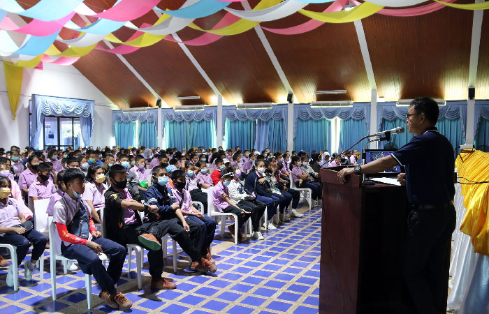 คณะครู นักเรียน โรงเรียนวัดบ้านดอน อำเภอเมือง จังหวัดระยอง