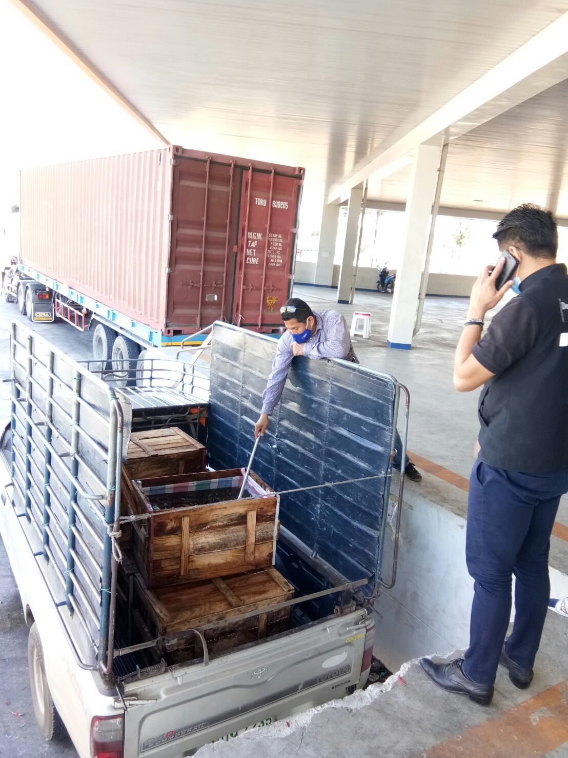 วันที่ 20 ธันวาคม 2563 เจ้าหน้าที่ด่านตรวจประมงตาก ตรวจสอบสินค้าสัตว์น้ำนำเข้าจากประเทศเมียนมา..คลิก