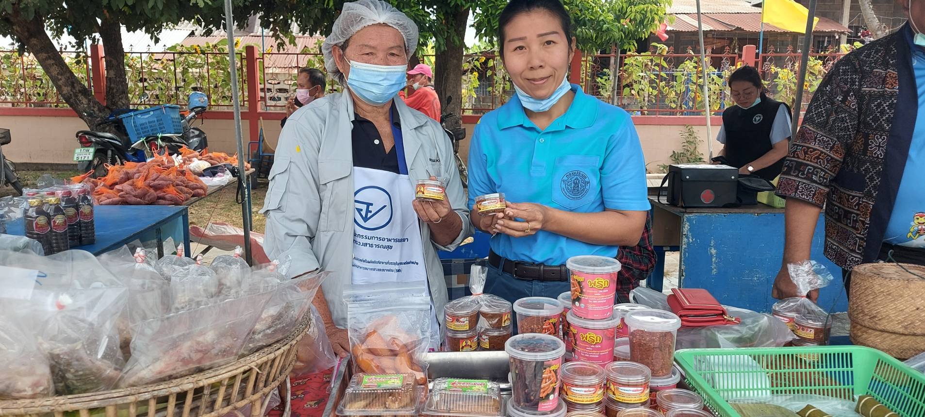 ประมงอำเภอสว่างวีระวงศ์ เข้าร่วมกิจกรรม โครงการศูนย์ดำรงธรรม อำเภอยิ้มเคลื่อนที่ ณ วัดนักบุญอันนา บ.บัาท่า หมู่ที่ 5 ต.ท่าช้าง อ.สว่างวีระวงศ์ จ.อุบลราชธานี..คลิก
