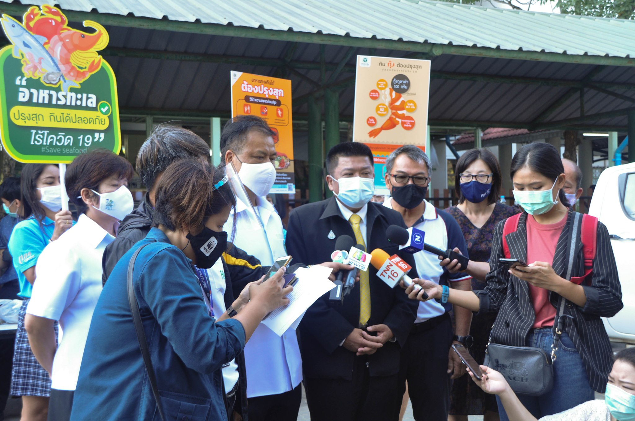 นายบัญชา สุขแก้ว รองอธิบดีกรมประมง ให้เกียรติเข้าร่วมพิธีเปิดงาน สาสุข ชวนกินกุ้ง 