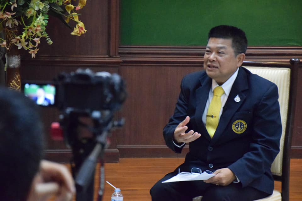นายบัญชา สุขแก้ว รองอธิบดีกรมประมง ให้สัมภาษณ์กับทีมงานสำนักงานบริหารนโยบายของนายกรัฐมนตรี ในประเด็น การดำเนินการเรื่องการควบรวมใบอนุญาตทำประมงพาณิชย์..คลิก