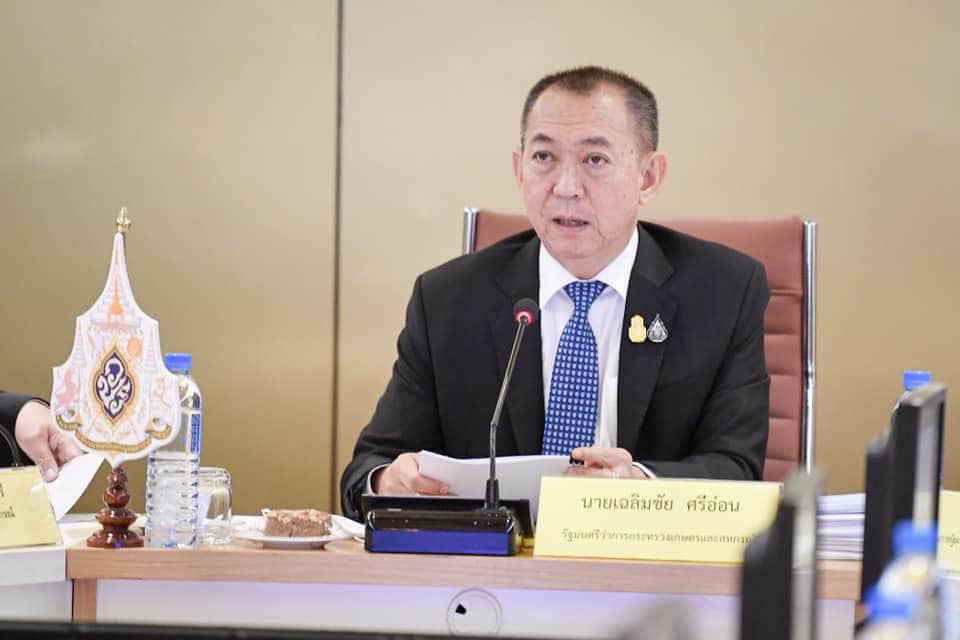 นายมีศักดิ์ ภักดีคง อธิบดีกรมประมง และนายเฉลิมชัย สุวรรณรักษ์ รองอธิบดีฯ ร่วมการประชุมคณะกรรมการบริหารการขับเคลื่อนงานนโยบายสำคัญและการแก้ไขปัญหาภาคเกษตร ครั้งที่ 1/2564..คลิก