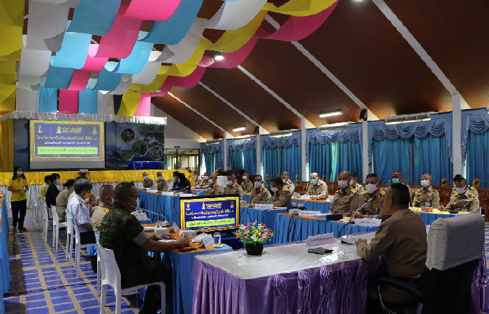 ประชุมและร่วมสำรวจพื้นที่ในอ่าวคุ้งกระเบน เตรียมการจัดการแข่งขันไตรกีฬานาวีเฉลิมพระเกียรติ..คลิก