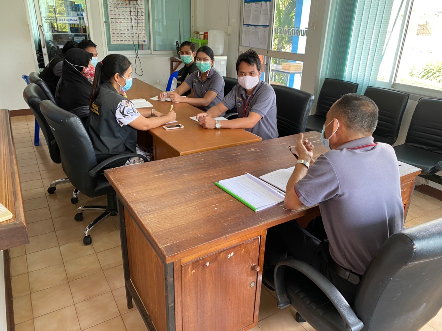 ผู้อำนวยการศูนย์บริหารจัดการด่านตรวจประมงเขต 7 (สุราษฎร์ธานี) ตรวจเยี่ยมเจ้าหน้าที่ศูนย์ควบคุมการแจ้งเรือเข้าออกปากพนัง..คลิก