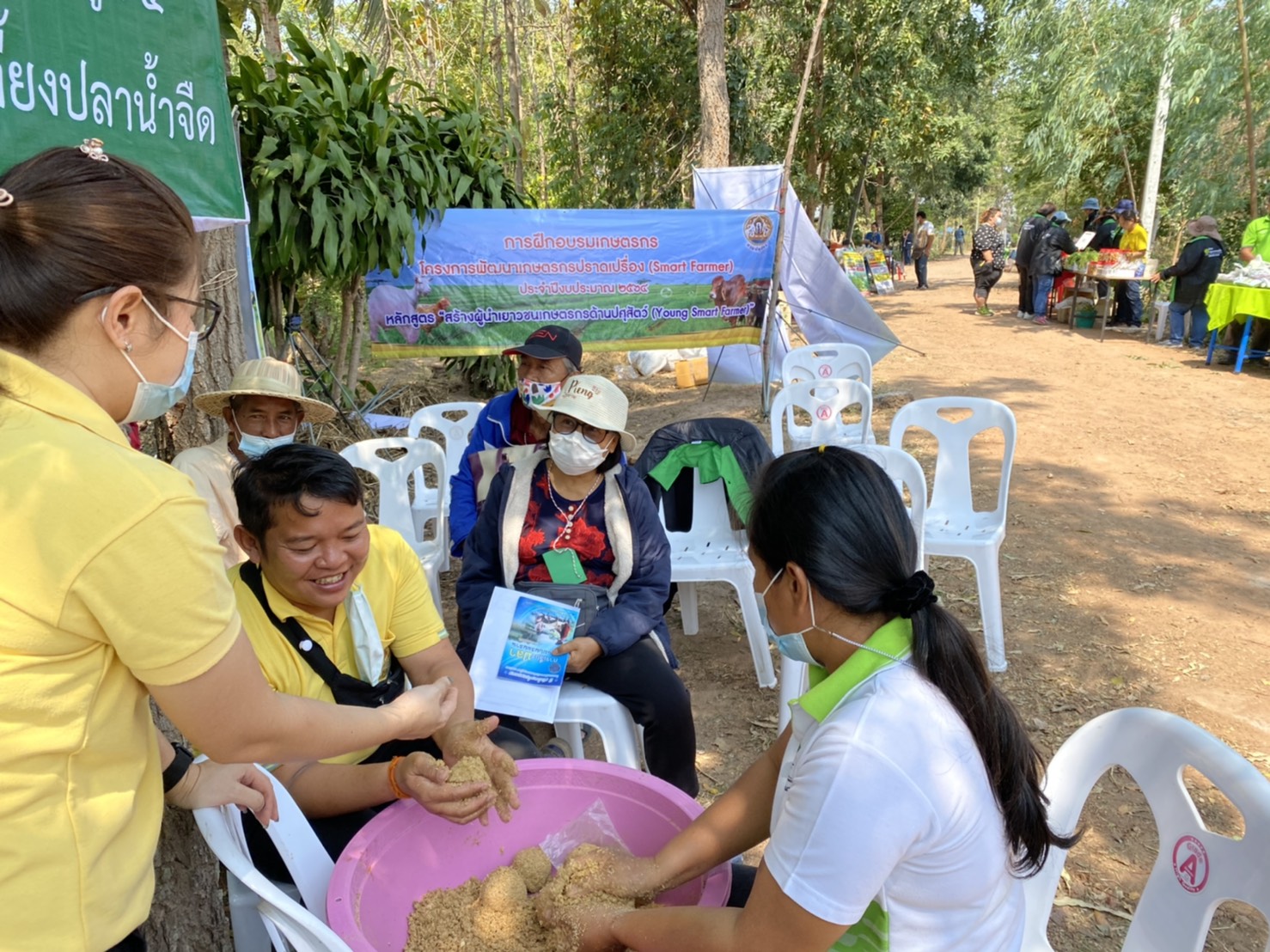 สำนักงานประมงจังหวัดนครราชสีมาร่วมกิจกรรมงานวันถ่ายทอดเทคโนโลยีเริ่มต้นการผลิตใหม่ (Field Day) ณ ศพก.เครือข่าย บ้านดอนมะเกลือ ตำบลบึงอ้อ อำเภอขามทะเลสอ..คลิก