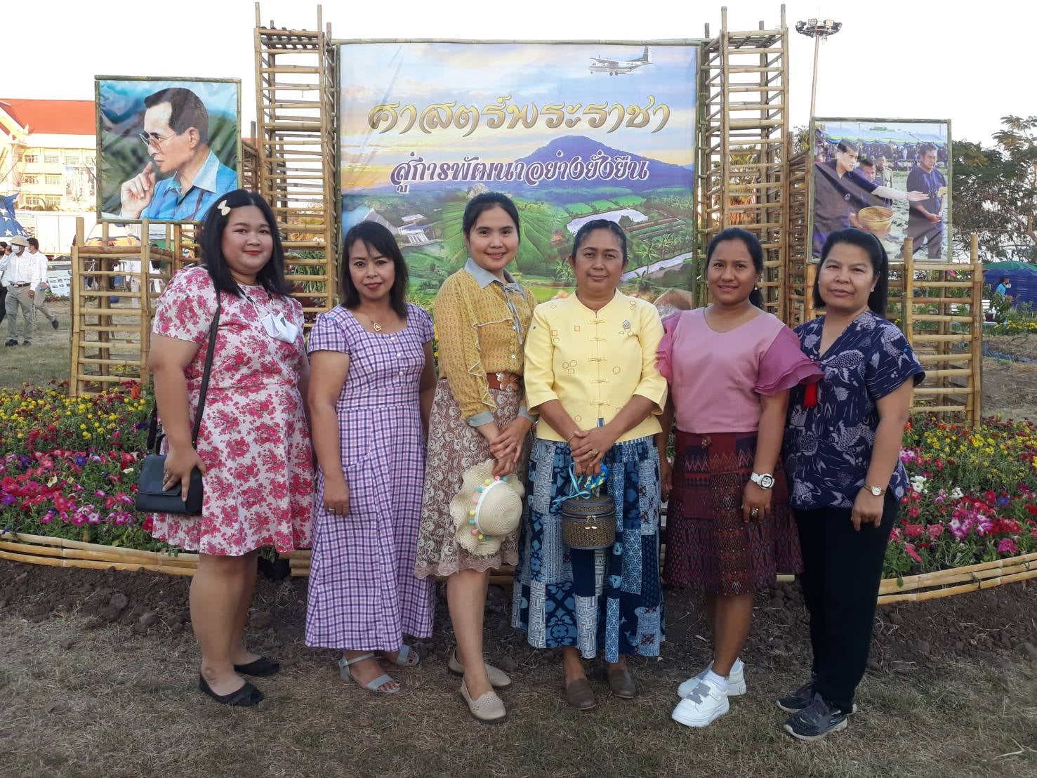จัดนิทรรศการ “ศาสตร์พระราชา สู่การพัฒนาอย่างยั่งยืน” และเกษตรทฤษฎีใหม่ ในงานมะขามหวาน นครบาลเพชรบูรณ์ 2564..คลิก
