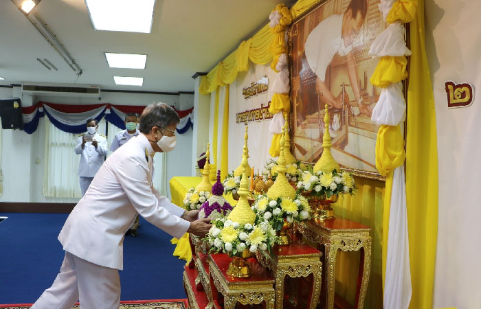 วางพานพุ่ม เนื่องในวันมาตรฐานฝีมือแรงงานแห่งชาติ 2 มีนาคม 2564 ณ ห้องประชุมศาลากลางจังหวัดจันทบุรี