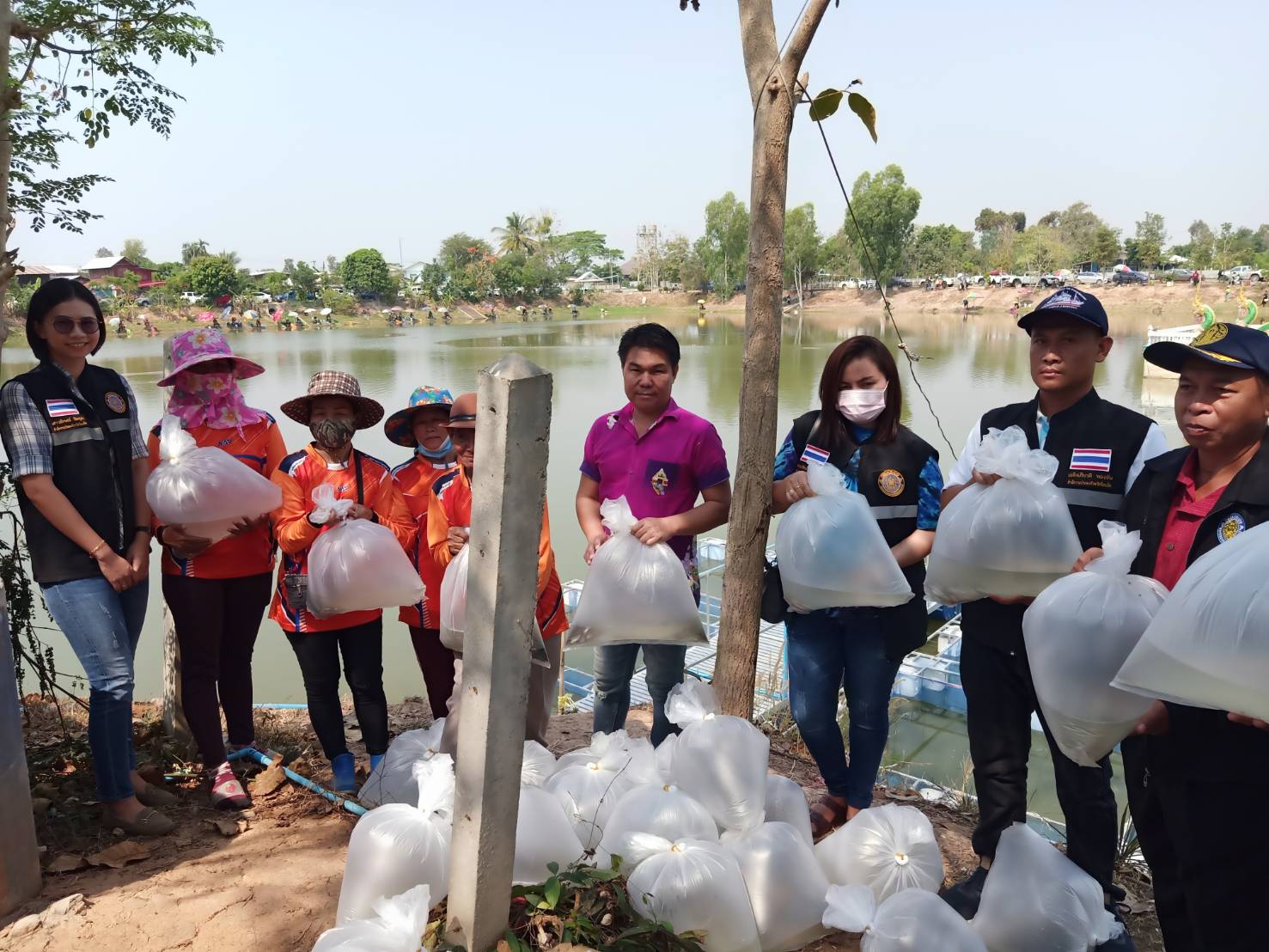 กิจกรรมปล่อยพันธุ์ปลา ณ ธนาคารผลผลิตสัตว์น้ำฯหนองต่าย (พื้นที่อำเภอธวัชบุรี)..คลิก