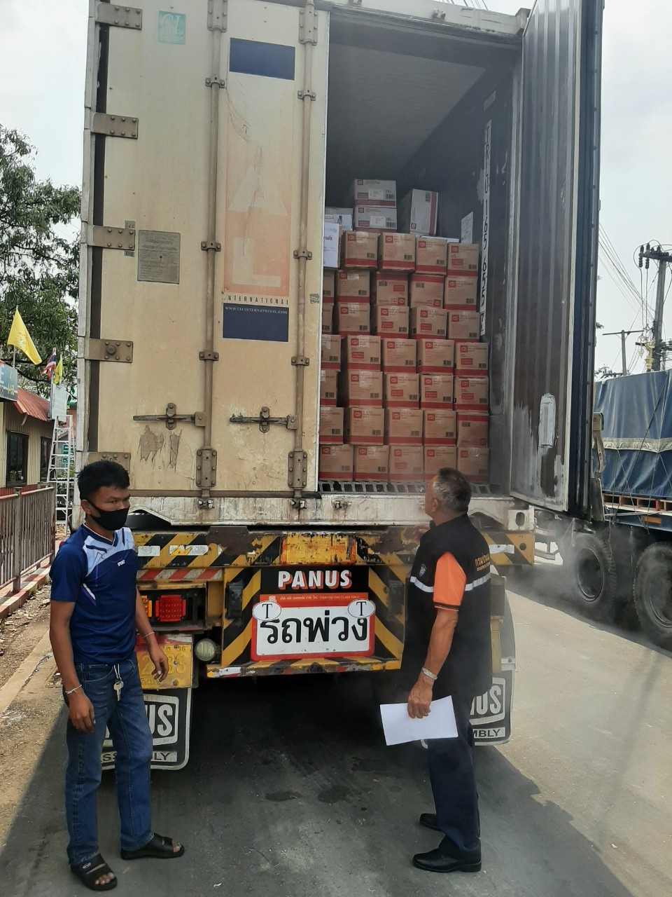 ตรวจผลิตภัณฑ์จากสัตว์น้ำที่ส่งออกไปประเทศกัมพูชา (จุดผ่านแดนถาวรคลองลึก)..คลิก