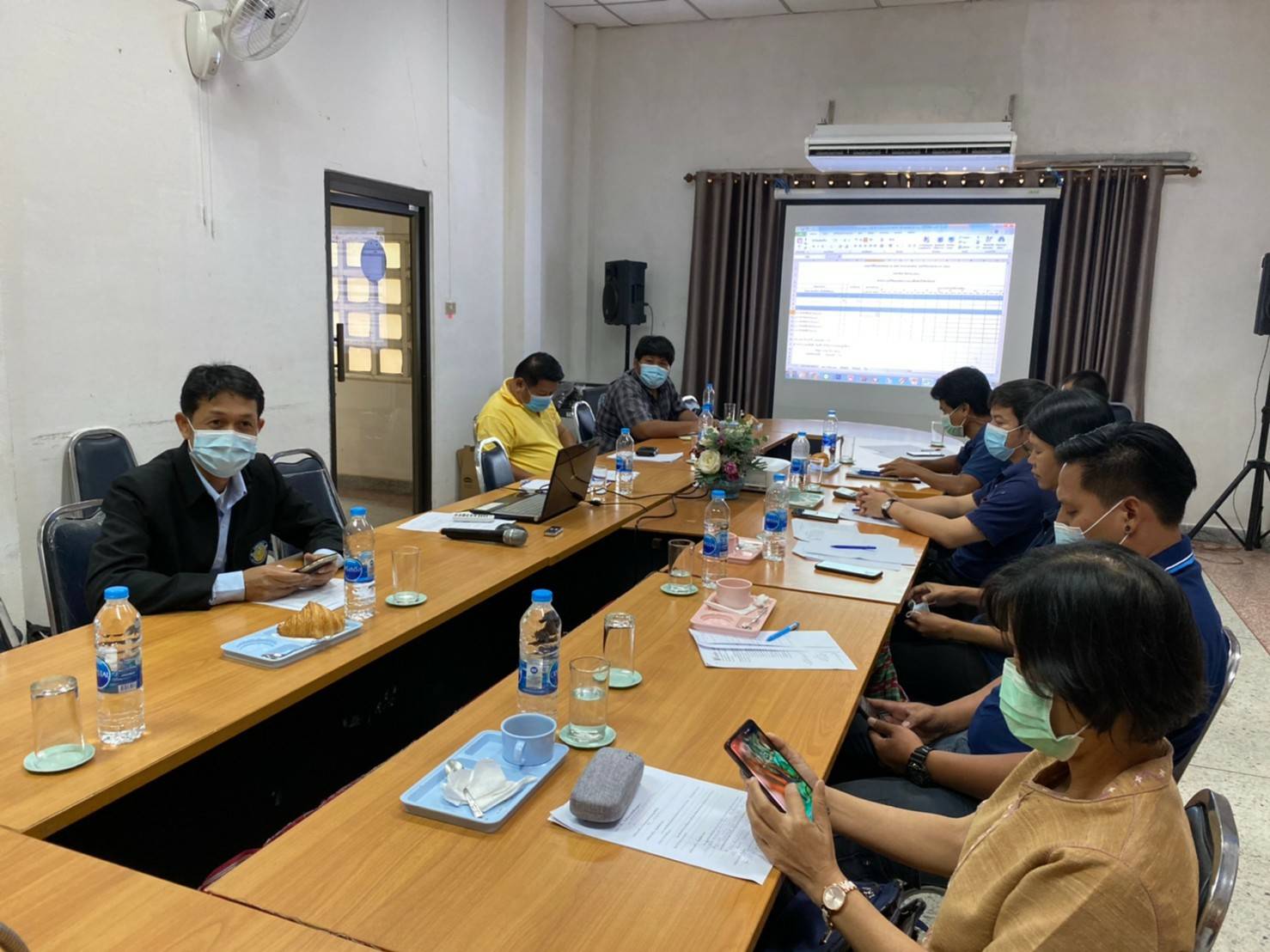 ประชุมพิจารณาแผนการดำเนินงานตามแผนปฏิบัติการป้องกันแก้ไขผลกระทบสิ่งแวดล้อมและติดตามตรวจสอบผลกระทบสิ่งแวดล้อม (EIMP) โครงการฝายหัวนา จังหวัดศรีสะเกษ..คลิก