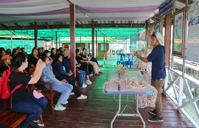 มหาวิทยาลัยราชภัฏราชนครินทร์ จังหวัดฉะเชิงเทรา ศึกษาดูงานศูนย์ฯ คุ้งกระเบน..คลิก