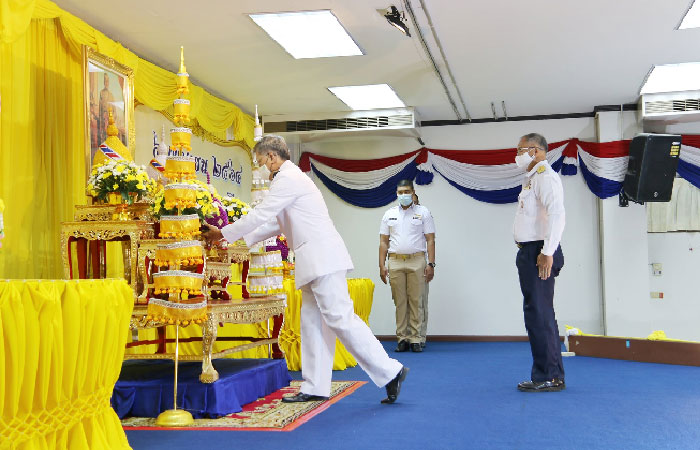 วางพานพุ่มเนื่องในวันพระบาทสมเด็จพระพุทธยอดฟ้าจุฬาโลกมหาราช และวันที่ระลึกมหาจักรีบรมราชวงศ์ 6 เมษายน 2564..คลิก