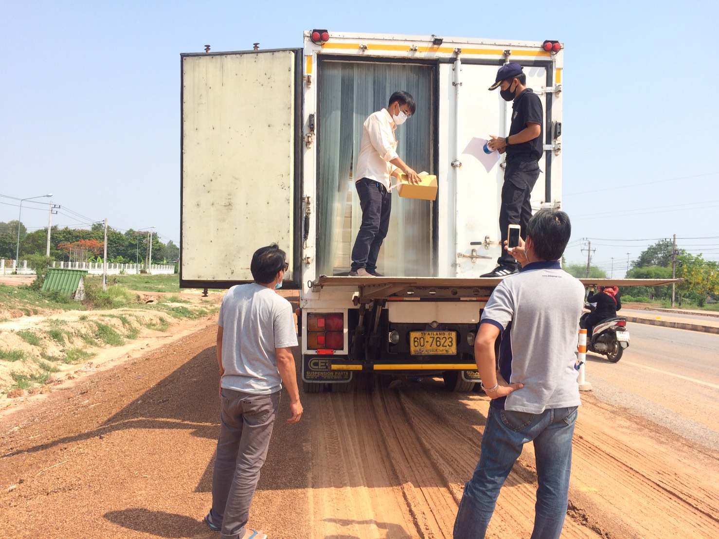 ตรวจสอบสินค้าประมง ส่งออกไปยัง สปป.ลาว..คลิก