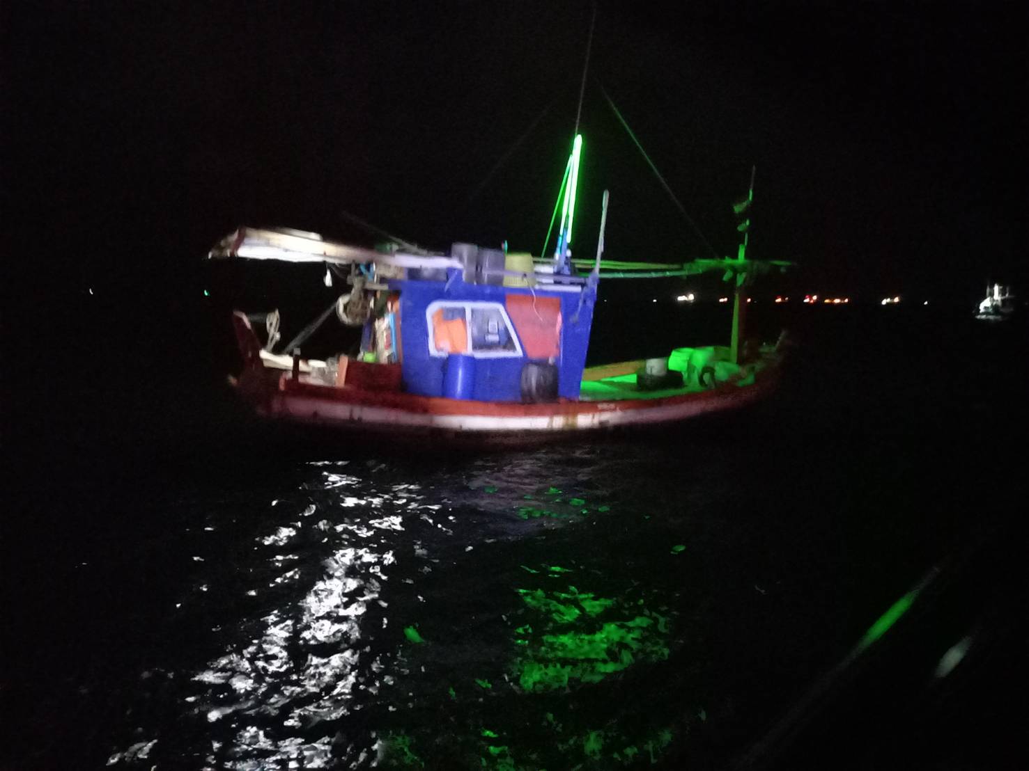 เรือตรวจประมงทะเล 218 ออกปฏิบัติงานกิจกรรมส่งเสริมและพัฒนาความปลอดภัยด้านอาหาร..คลิก