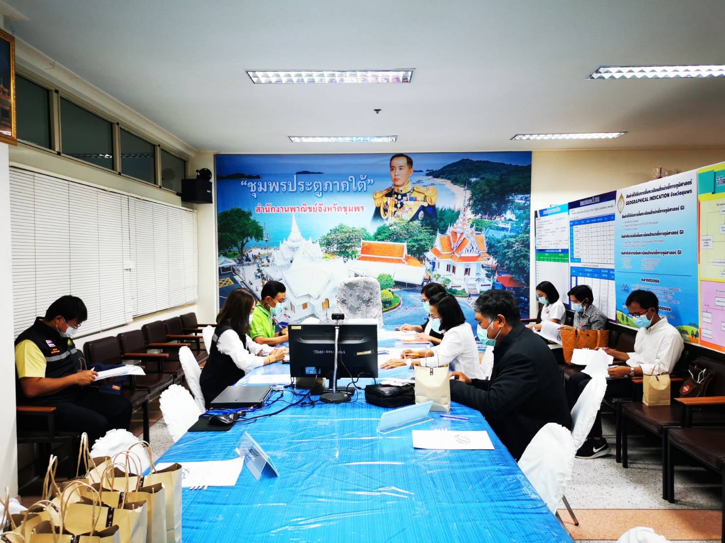 การประชุมคณะทำงานแก้ไขปัญหาปลากะพงขาวเพื่อระบายออกสู่ตลาด จังหวัดชุมพร ครั้งที่ 1/2564..คลิก