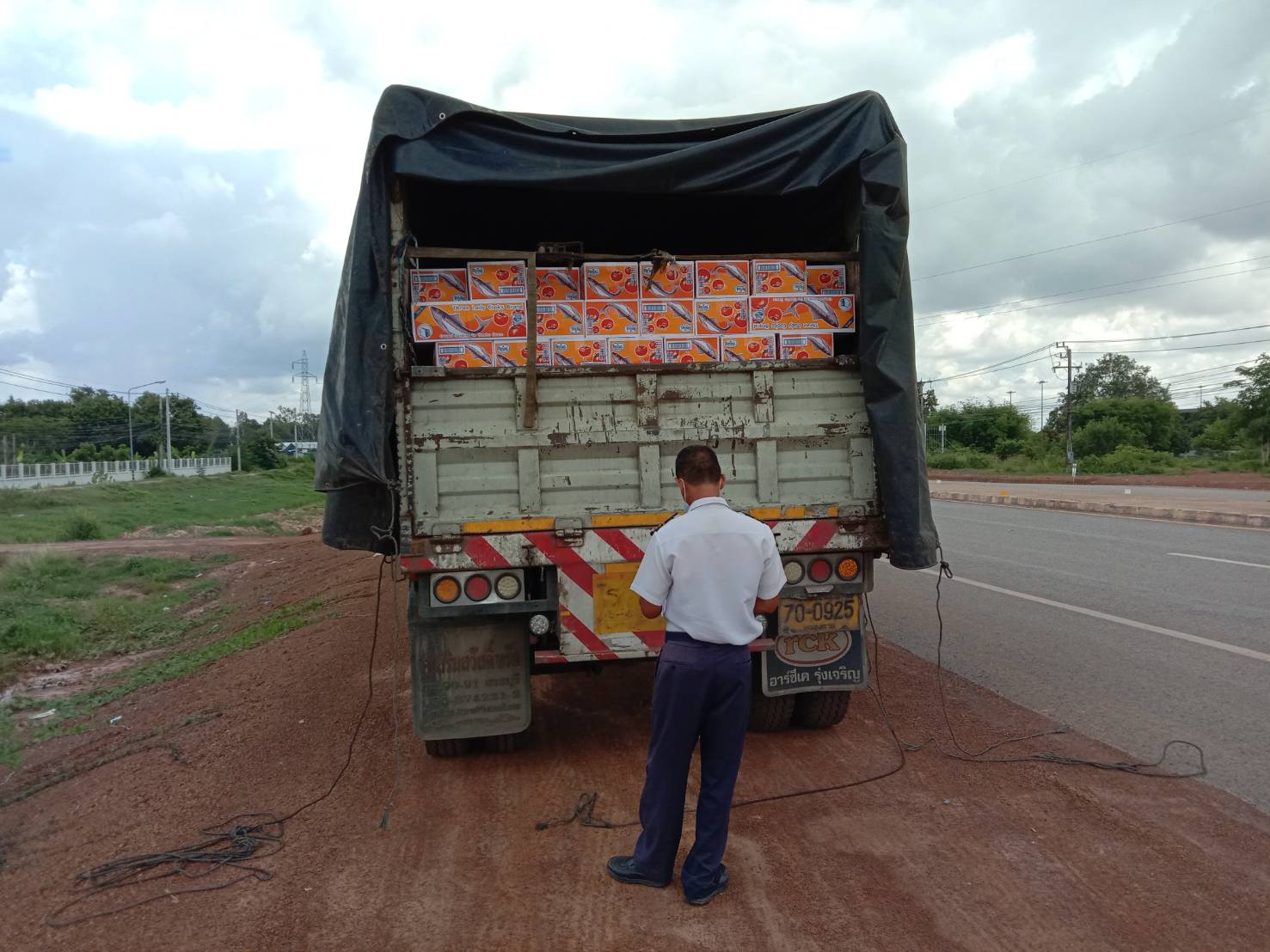 ตรวจสอบสินค้าประมง ส่งออกไปยัง สปป.ลาว..คลิก