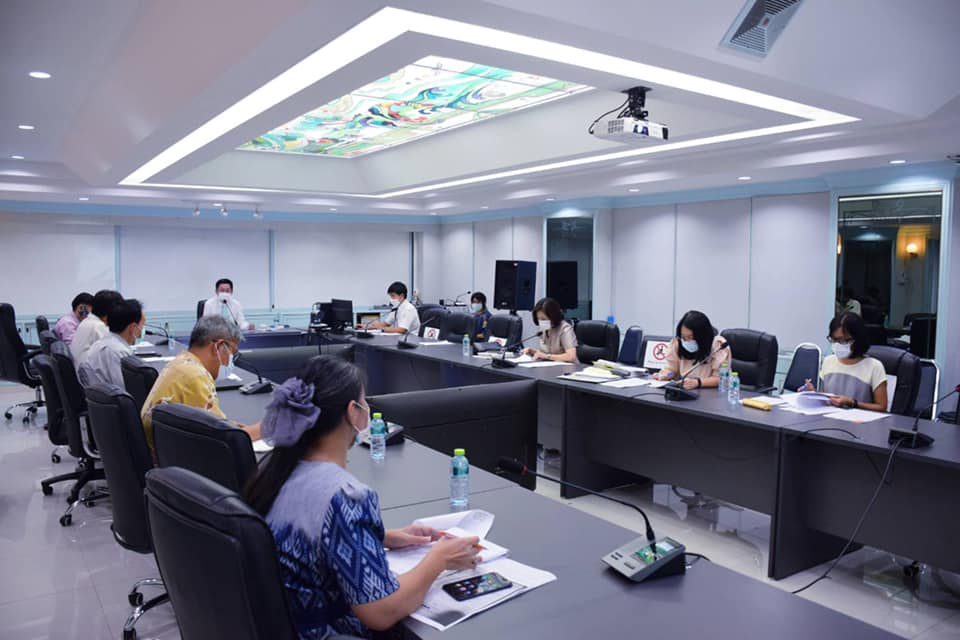 ดร.ถาวร ทันใจ รองอธิบดีกรมประมง เป็นประธานการประชุมพิจารณาร่างประกาศกรมประมง สำหรับการออกใบรับรองสุขอนามัย และการออกใบรับรองการจับสัตว์น้ำในสินค้ากุ้งสด แช่เย็น เพื่อการส่งออกไปประเทศมาเลเซีย..คลิก