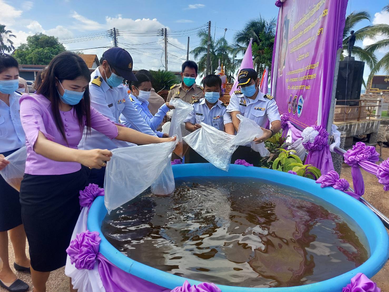 ปล่อยพันธุ์สัตว์น้ำ เพื่อเฉลิมพระเกียรติถวายเป็นพระราชกุศล เนื่องในโอกาสวันเฉลิมพระชนมพรรษา สมเด็จพระนางเจ้าสุทิดา พัชรสุธาพิมลลักษณ พระบรมราชินี