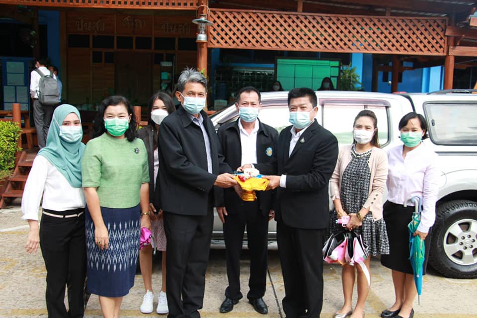 นายบัญชา สุขแก้ว รองอธิบดีกรมประมง ได้เป็นประธานในพิธีส่งมอบรถยนต์ให้กับกองวิจัยและพัฒนาพันธุกรรมสัตว์น้ำ..คลิก