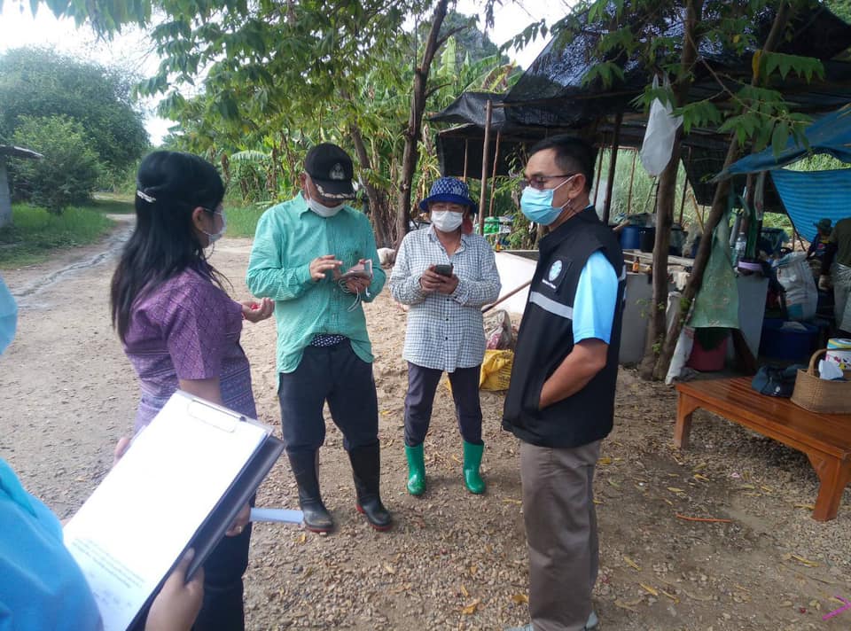 ประมงจังหวัดกาญจนบุรี ร่วมกับปลัดองค์การบริหารส่วนตำบลเกาะสำโรง และเจ้าหน้าที่ที่เกี่ยวข้อง เข้าตรวจสอบกระชังเลี้ยงสัตว์น้ำ..คลิก