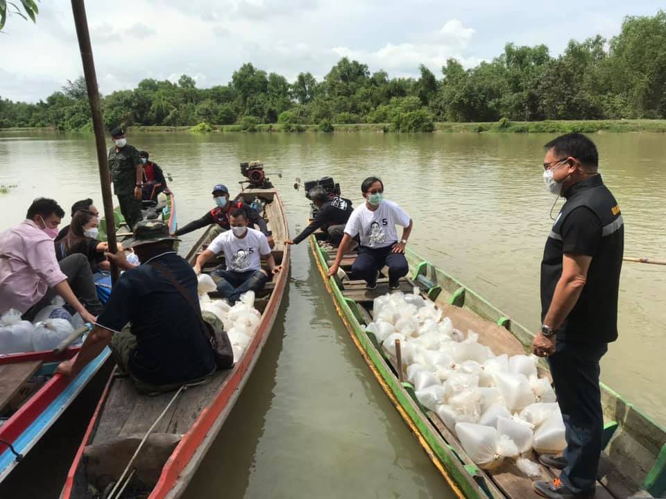 นายเฉลิมชัย สุวรรณรักษ์ รองอธิบดีกรมประมง ร่วมพิธีปล่อยพันธุ์สัตว์น้ำ กิจกรรม 'น้ำคือชีวิต (วันคลองภูมี)' ภายใต้โครงการสร้างจิตสำนึก เพื่อการอนุรักษ์ทรัพยากรน้ำ..คลิก
