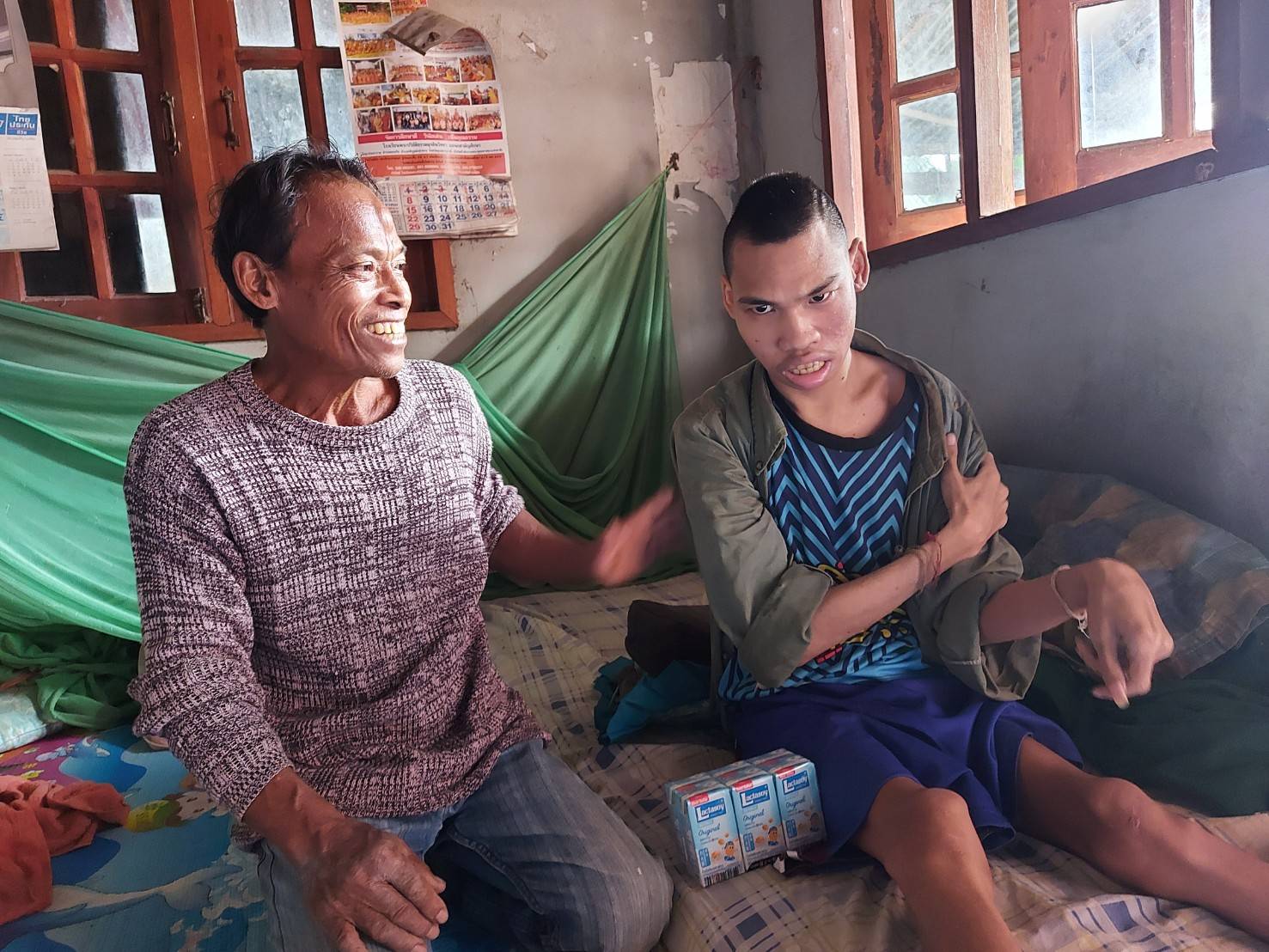 ประมงอำเภอสิรินธร ลงพื้นตรวจเยี่ยมครัวเรือนที่สำนักงานประมงจังหวัดอุบลราชธานีเป็นหน่วยงานพี่เลี้ยง ตามโครงการ “ครัวเรือนพ้นจน คนอุบลไม่ทิ้งใครไว้ข้างหลัง” จำนวน 3 ครัวเรือน ในพื้นที่ ม.13  ต. คันไร่ และ ม.8, ม.13 ต.นิคมสร้างตนเองลำโดมน้อย อ.สิรินธร จ.อุบลราชธานี..คลิก