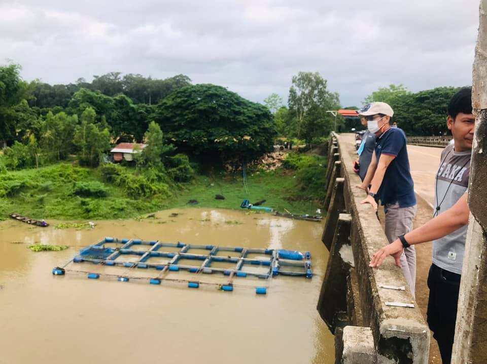 ประมงจังหวัดนครพนม พร้อมด้วยเจ้าหน้าที่ที่เกี่ยวข้อง ลงพื้นที่ตรวจติดตามการเลี้ยงปลานิลในกระชังบริเวณแม่น้ำสงคราม บ้านหาดกวน ตำบลไชยบุรี อำเภอท่าอุเทน จังหวัดนครพนม..คลิก