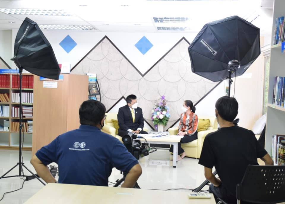 นายบัญชา สุขแก้ว รองอธิบดีกรมประมง ให้สัมภาษณ์สื่อมวลชนในประเด็นเรื่อง ขยะเป็นทุน สร้างรายได้สู่ชุมชนประมง..คลิก