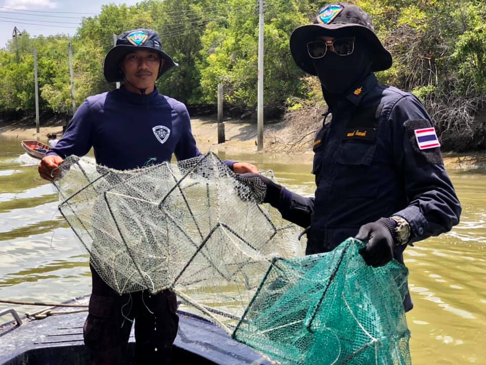 ตรวจยึดลอบพับและรื้อถอนเสาโพงพางคลองยี่สาร และแม่น้ำบางตะบูน..คลิก