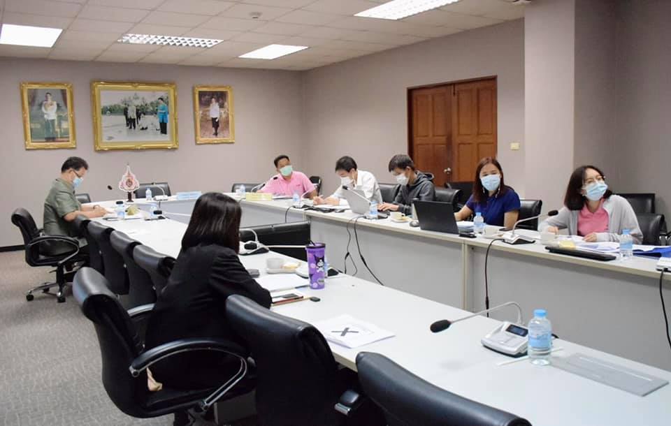 การสัมมนาเพื่อรับฟังความคิดเห็นจากชาวประมง ในการจัดทำข้อเสนอเชิงนโยบาย และแนวทางการพัฒนาการทำประมงพาณิชย์อย่างยั่งยืน..คลิก