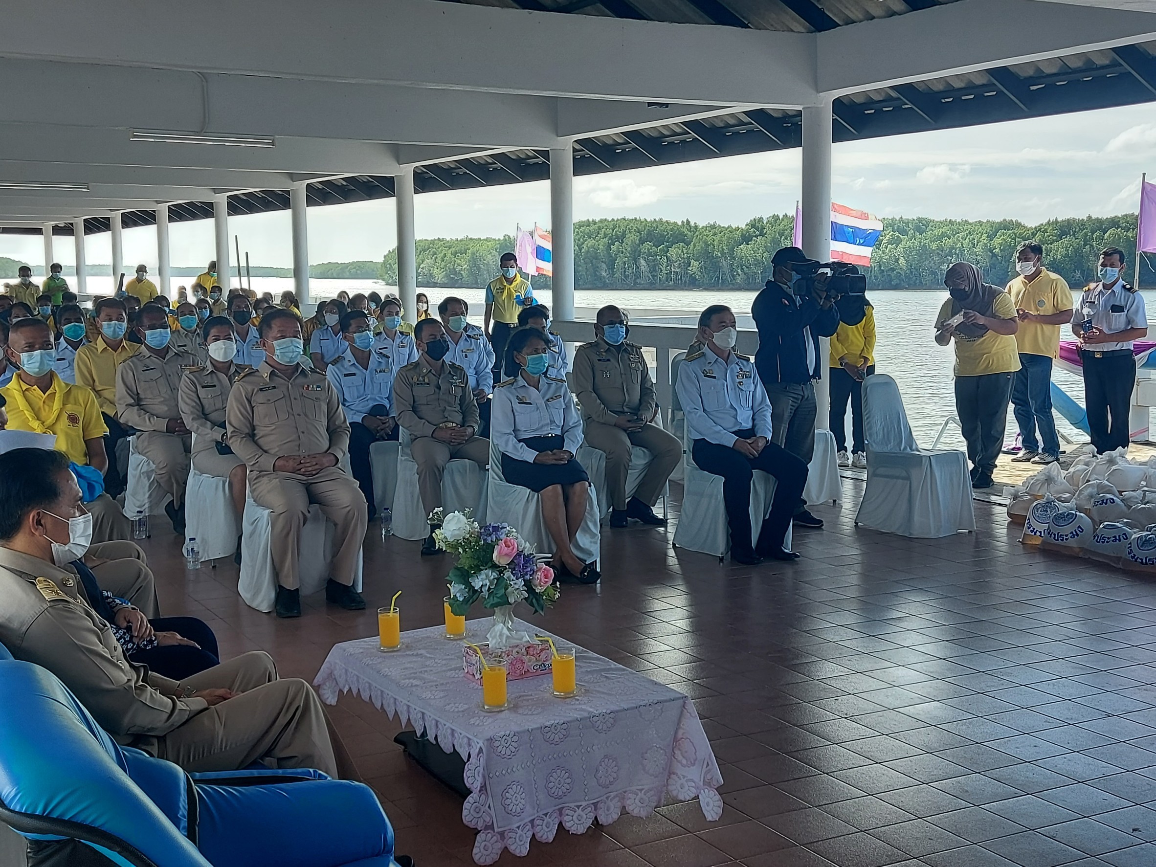 จัดพิธีปล่อยพันธุ์สัตว์น้ำเทิดพระเกียรติ สมเด็จพระนางเจ้าสุทิดา พัชรสุธาพิมลลักษณ พระบรมราชินี เนื่องในวันเฉลิมพระชนมพรรษา 43 พรรษา..คลิก