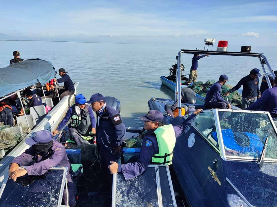 ออกตรวจปราบปรามการทำประมงผิดกฎหมายในพื้นที่เขตทะเลชายฝั่ง ในบริเวณท้องที่ ต.แหลมตะลุมพุก อ.ปากพนัง จ.นครศรีธรรมราช..คลิก