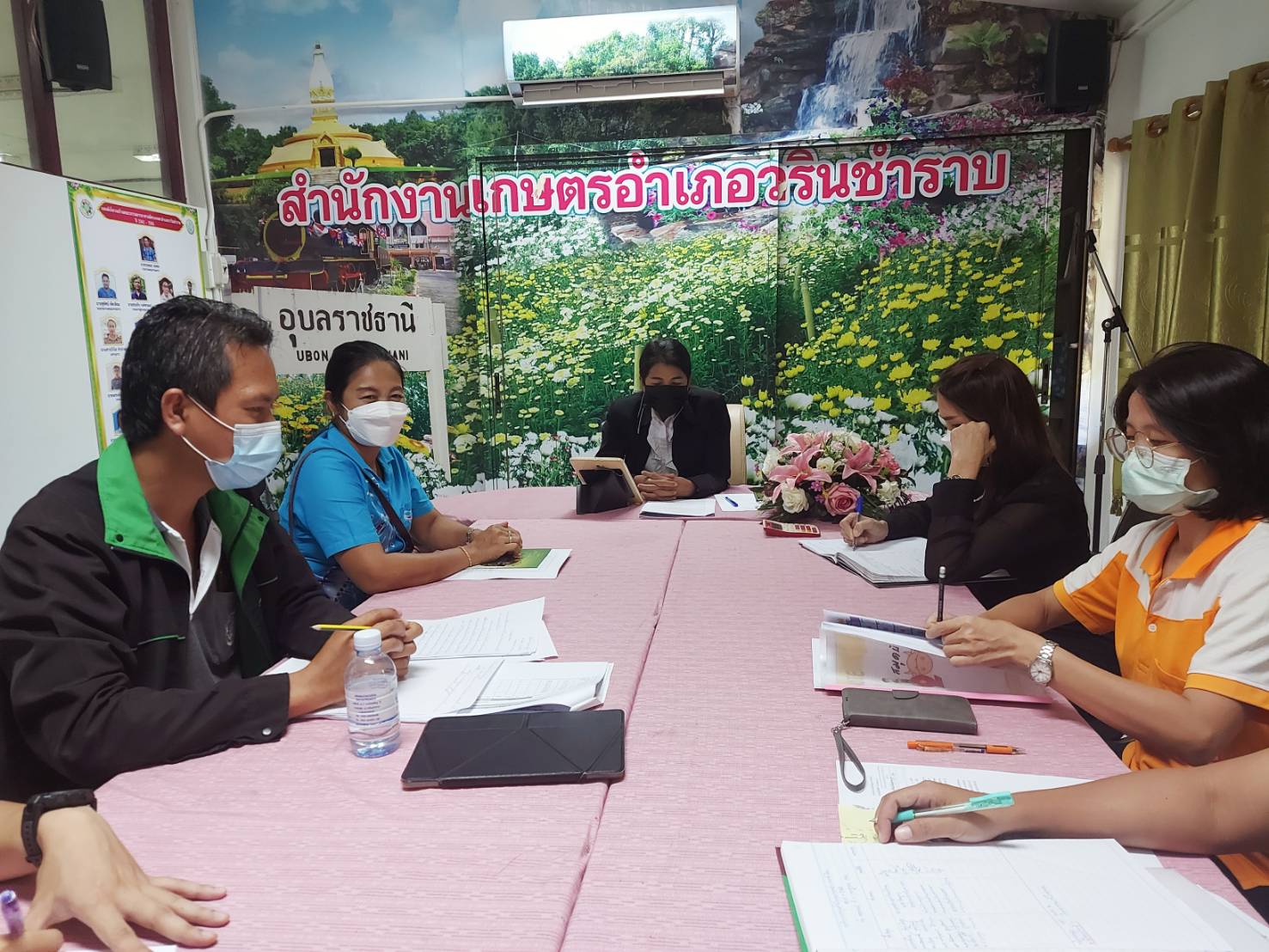 ประมงอำเภอวารินชำราบ ร่วมประชุมพบปะเจ้าหน้าที่เกษตรตำบล เพื่อการเชื่อมโยงและประสานงานต่างๆในพื่นที่อำเภอวารินชำราบ..คลิก