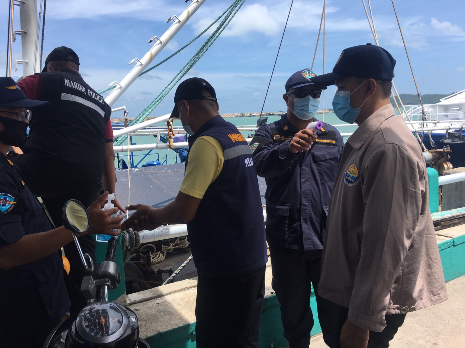 เรือตรวจประมงทะเล 701 ออกปฏิบัติงานบูรณาการตรวจร่วมเรือประมงเพื่อจัดการปัญหาแรงงานต่างด้าวและการค้ามนุษย์ด้านการประมง..คลิก