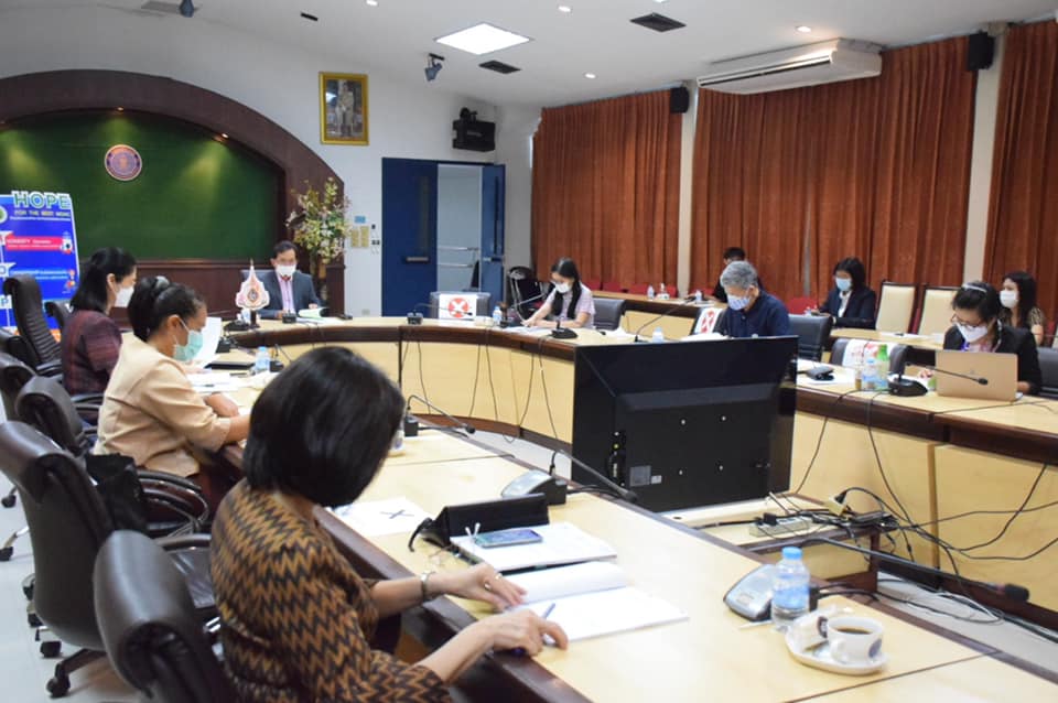 นายเฉลิมชัย สุวรรณรักษ์ รองอธิบดีกรมประมง เป็นประธานการประชุมคณะกรรมการขับเคลื่อนอุตสาหกรรมกุ้งไทย ครั้งที่ 2/2564..คลิก