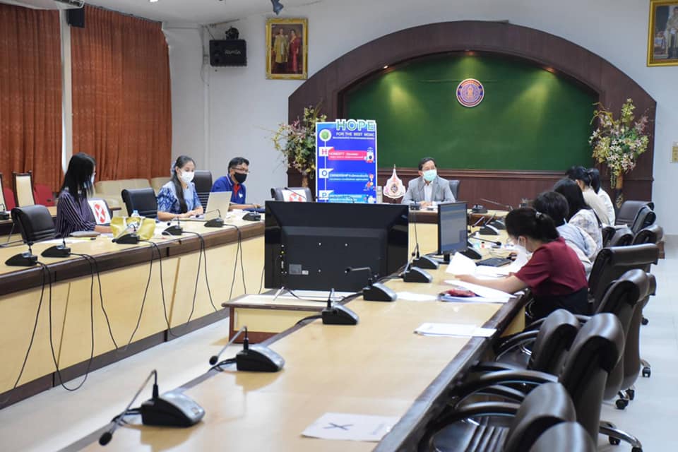 นายเฉลิมชัย สุวรรณรักษ์ รองอธิบดีกรมประมง เป็นประธานการประชุมหารือปัญหาและอุปสรรคในการดำเนินธุรกิจการเพาะเลี้ยงสัตว์น้ำ..คลิก