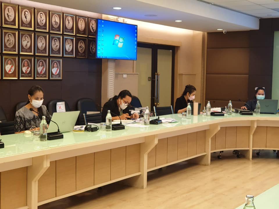 ร่วมชี้แจงข้อมูลการประชุมคณะรัฐมนตรี ในการพิจารณาโครงการสินเชื่อเพื่อเพิ่มสภาพคล่องเกษตรกรผู้เพาะเลี้ยงจระเข้และผู้ประก อบธุรกิจเกี่ยวเนื่อง..คลิก