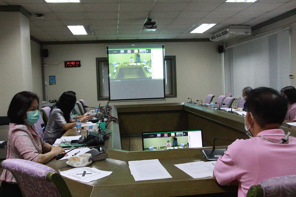นายวิชาญ อิงศรีสว่าง รองอธิบดีกรมประมง เป็นประธานการประชุมร่วมกับสมาคมอาหารแช่เยือกแข็งไทยและผู้ประกอบการ..คลิก