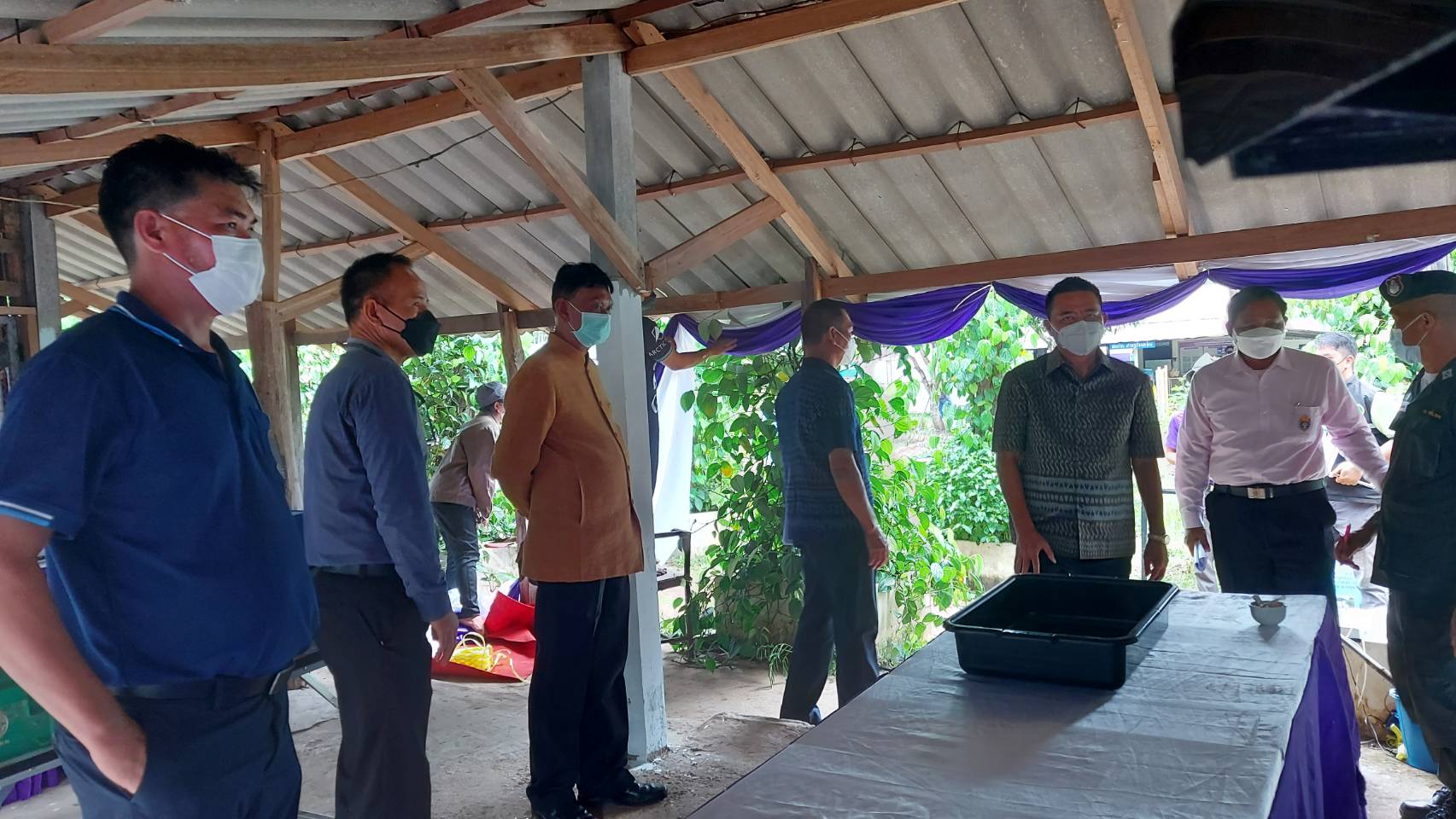 สำนักงานประมงจังหวัดมุกดาหาร จัดเตรียมสถานที่เพื่อเตรียมความพร้อมในการรับเสด็จฯ..คลิก