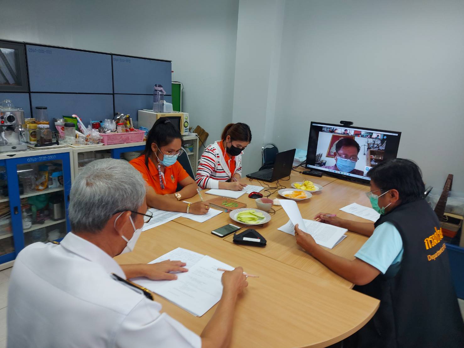 ประชุมคณะกรรมการขับเคลื่อนนโยบายของกรมประมง (FC) ครั้งที่ 8/2564..คลิก