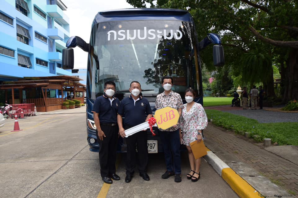 นายมีศักดิ์ ภักดีคง อธิบดีกรมประมงพร้อมด้วยนายบัญชา สุขแก้ว รองอธิบดีกรมประมง ตรวจรับรถบัสกรมประมง จำนวน 3 คัน..คลิก