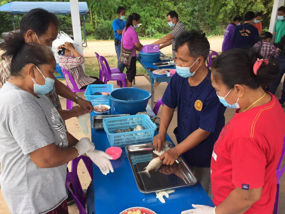 ลงพื้นที่ติดตามการดำเนินงานโครงการธนาคารสินค้าเกษตร (กิจกรรมสนับสนุนธนาคารผลผลิตสัตว์น้ำแบบมีส่วนร่วม) ปี 2564 แหล่งน้ำหนองหญ้าข้าวนก บ้านหนองหญ้าข้าวนก ต. หนองตูม อ. ภูเขียว จ. ชัยภูมิ..คลิก