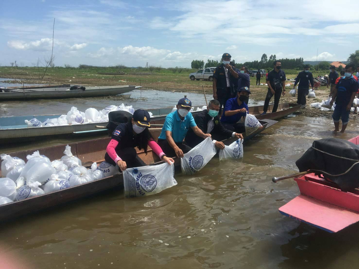 4 สิงหาคม 2564 สำนักงานประมงจังหวัดขอนแก่น ร่วมกับศูนย์วิจัยและพัฒนาประมงน้ำจืดขอนแก่น ศูนย์วิจัยและพัฒนาประมงน้ำจืดขอนแก่น หน่วยป้องกันและปราบปรามประมงน้ำจืดเขื่อนอุบลรัตน์ขอนแก่น ร่วมกิจกรรมปล่อยพันธุ์สัตว์น้ำ โครงการส่งเสริมการดำเนินงานอันเนื่องมาจากพระราชดำริ กิจกรรมฟื้นฟูทรัพยากรพันธุ์ปลาและสัตว์น้ำจืดของไทย