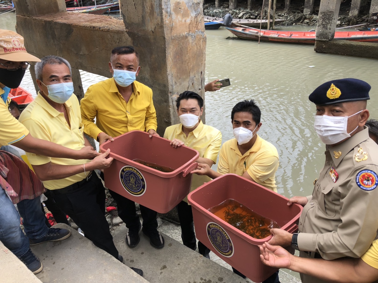 โครงการเพิ่มผลผลิตสัตว์น้ำในแหล่งน้ำ เพื่อส่งเสริมความเข้มแข็งของชุมชนประมงท้องถิ่น